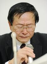 Japan PM's radiation adviser quits