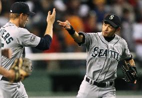 Mariners beat Red Sox