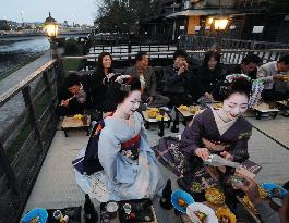 Open-air dining in Kyoto