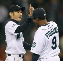 Ichiro 1-for-4 in Mariners' win