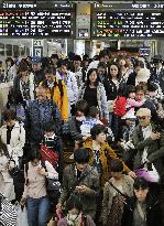 Return rush by holidaymakers peaks in Japan