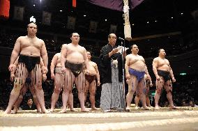 Sumo 'test meet'