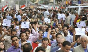 Joint demonstrations by Muslims, Christians in Cairo