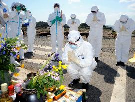 Fukushima gov. in no-entry zone