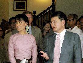 Senior U.S. official Yun, Suu Kyi meet