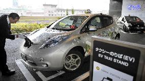 Eco-friendly taxi stand