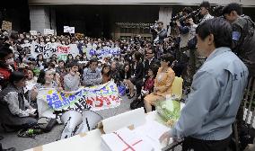 Fukushima parents protest