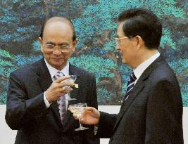 Chinese, Myanmar presidents meet in Beijing