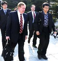 N. Korea frees detained American