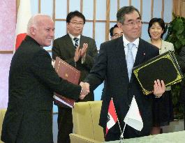Japan, Peru sign free trade pact