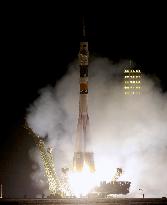 Russian Soyuz lifts off for ISS