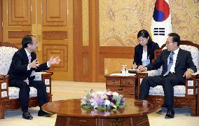 Softbank's Son meets S. Korean President Lee