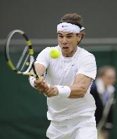 Nadal reaches Wimbledon last 16