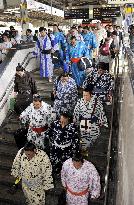 Sumo wrestlers arrive in Nagoya for July tournament