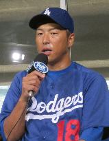 Dodgers' Kuroda donates $50,000 for cancer research