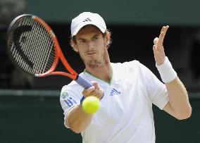 Murray advances to Wimbledon quarterfinals