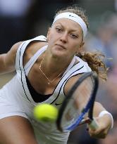 Kvitova advances to Wimbledon semifinals