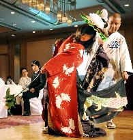 Fashion show on kimono arrangements