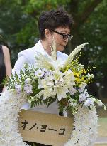 Yoko Ono visits Nagasaki