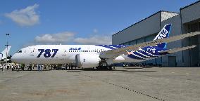 Boeing unveils Dreamliner for delivery to ANA