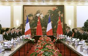 Hu, Sarkozy meet in Beijing