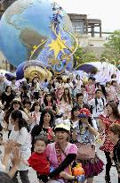 Tokyo DisneySea marks 10th anniversary