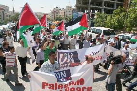 Palestinians rally for statehood