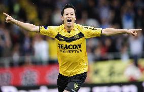 Yoshida's 1st goal in Eredivisie