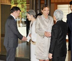 Emperor, Colombian President Santos meet in Tokyo