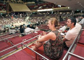 Autumn sumo tourney draws low attendance