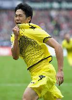 Dortmund's Kagawa scores 1st goal of season