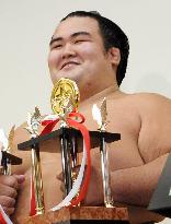 Sumo wrestler Kotoshogiku to promote to ozeki