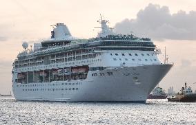 Cruise ship from China