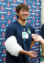 Red Sox's Matsuzaka works out in Florida