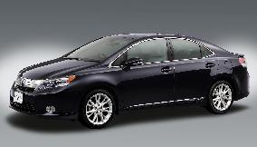 Toyota's remodeled Lexus HS250h