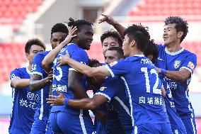 (SP)CHINA-DALIAN-FOOTBALL-CSL-WUHAN THREE TOWNS VS SHANGHAI PORT (CN)