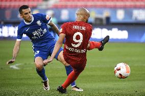 (SP)CHINA-DALIAN-FOOTBALL-CSL-WUHAN THREE TOWNS VS SHANGHAI PORT (CN)