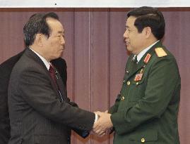 Japanese, Vietnamese defense ministers