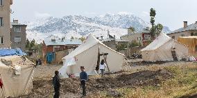 Tents for quake-hit people in eastern Turkey