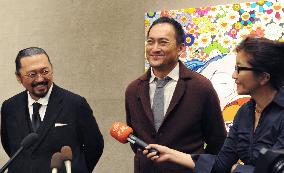Artist Murakami, actor Watanabe at N.Y. quake-relief auction