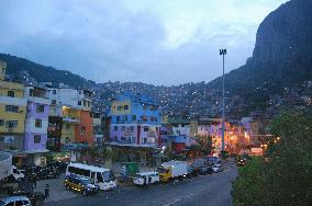 Brazil overpowers Rio slum