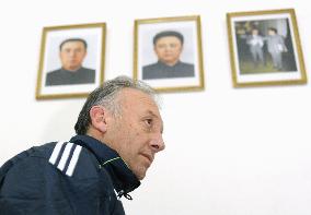 Zaccheroni in Kim Il Sung Stadium