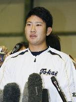 Sugano rejects Fighters' offer to join club