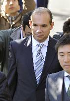Ex-Olympus chief Woodford meets Japanese prosecutors