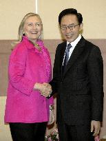 S. Korea's Lee meets with U.S. Secretary of State Clinton