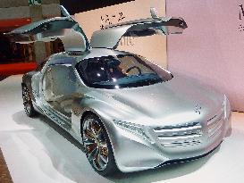 Daimler's fuel cell car