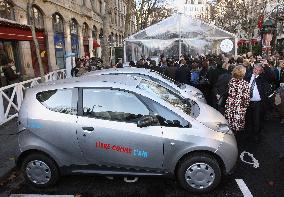 Paris launches electric car-sharing program