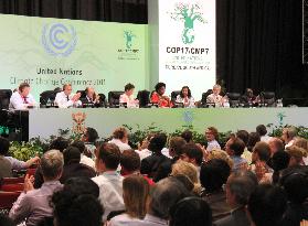 Climate talks reach accord