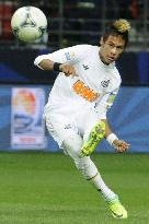 Santos' Neymar scores against Kashiwa in Club World Cup