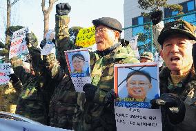 S. Koreans react to Kim Jong Il's death